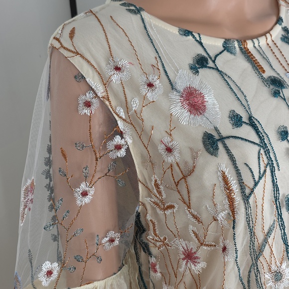 Umgee Floral Embroidered Mini Dress Bell Sleeve Beige Boho Womens Size XL - Picture 8 of 12